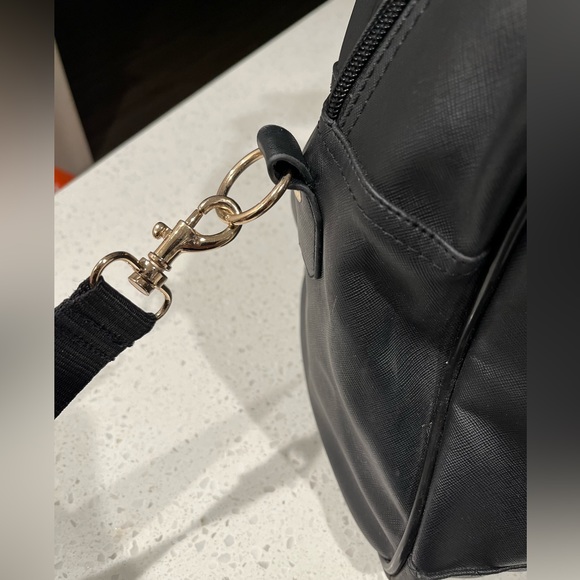 Guess duffle bag leather travel suitcase black logo versatile dome KORRY epi - Picture 11 of 14